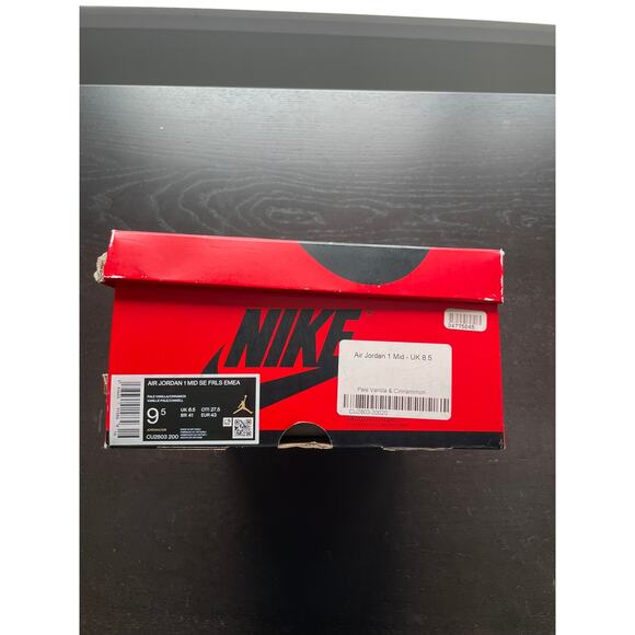 Athletic_Shoes